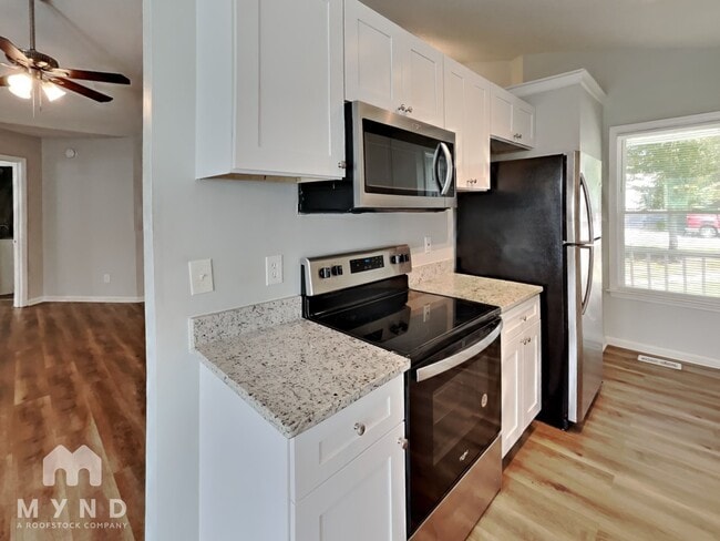 Building Photo - 2209 Maybrook Dr