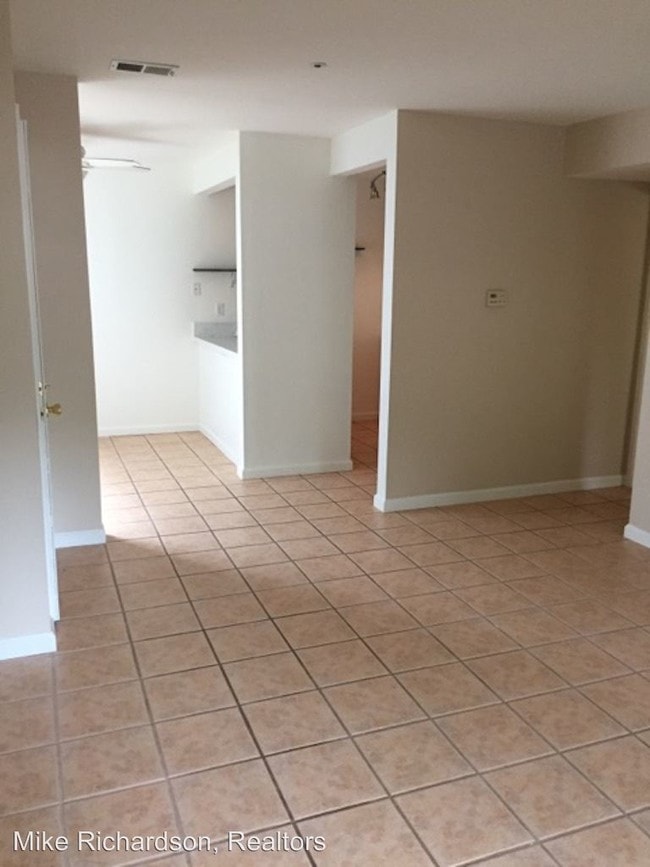 Building Photo - 4555 Oak Glen Dr