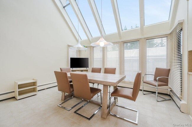 Building Photo - 40 Cayuga Ave