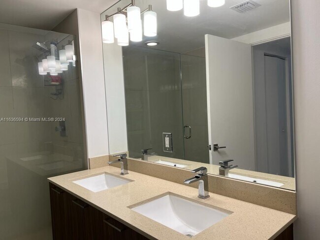 Foto del edificio - 5252 NW 85th Ave