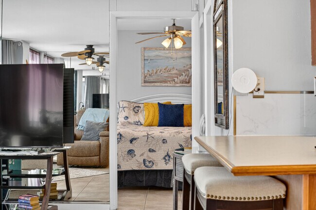 Foto del edificio - 9850 S Thomas Dr