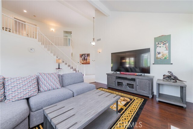 Foto del edificio - 28105 Hollyberry Ln