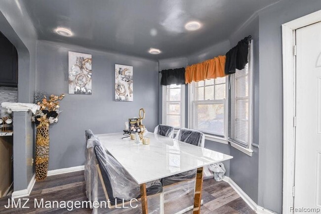 Foto del edificio - 3 br, 1 bath House - 14940 E State Fair St