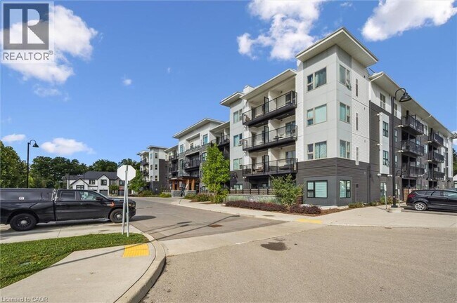 Building Photo - 110 Fergus Ave