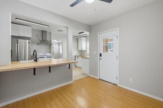 Building Photo - 10412 Eldora Ave
