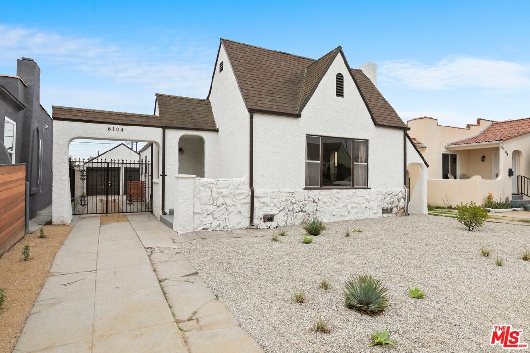 Primary Photo - 6104 Cimarron St