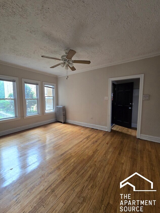 Foto principal - 4933 N Whipple St