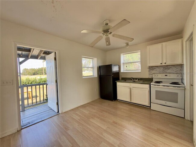 Building Photo - 12844 Florida Ave