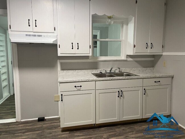 Foto del edificio - 2 Bed/ 1 Bath in Santa Rita for Rent