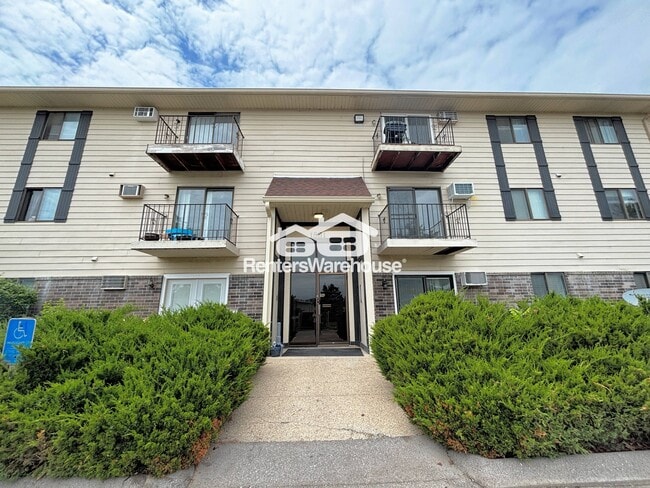Building Photo - 1831 Fuller Rd