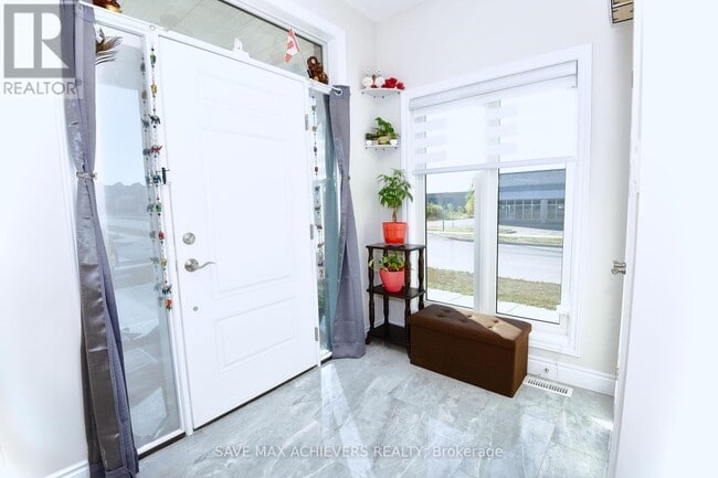 Building Photo - 107 Byers St