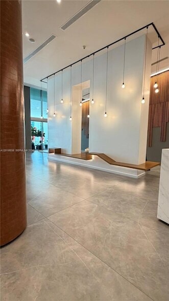 Foto del edificio - 350 S Miami Ave