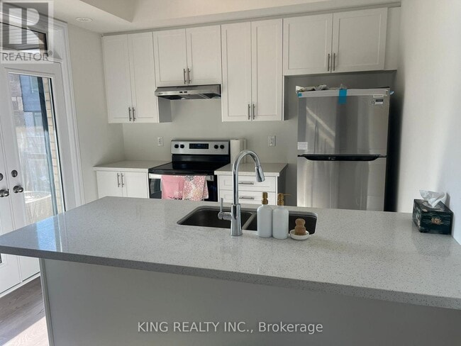 Building Photo - 22 Savvy Ln