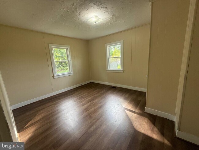 Foto del edificio - 6565 S Spotswood Trail