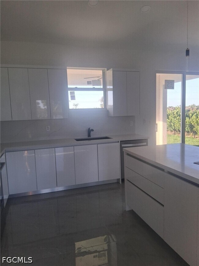 Foto del edificio - 3812 NW 38th St