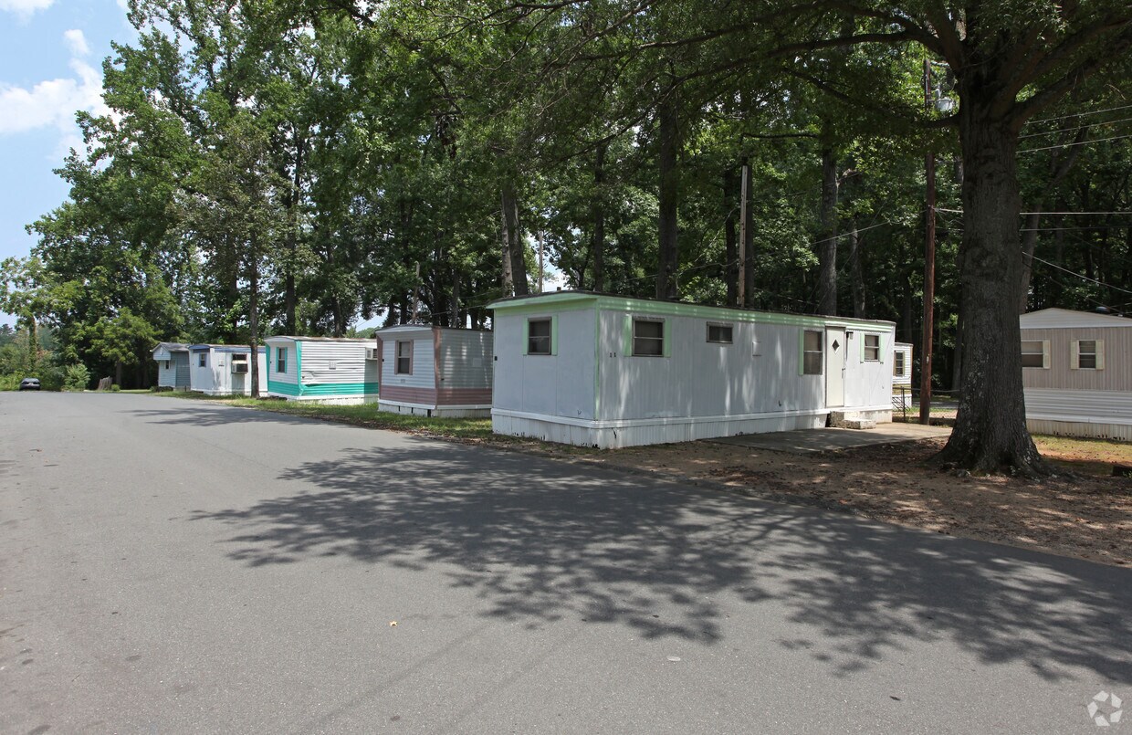 Primary Photo - 400 Lambeth Dr