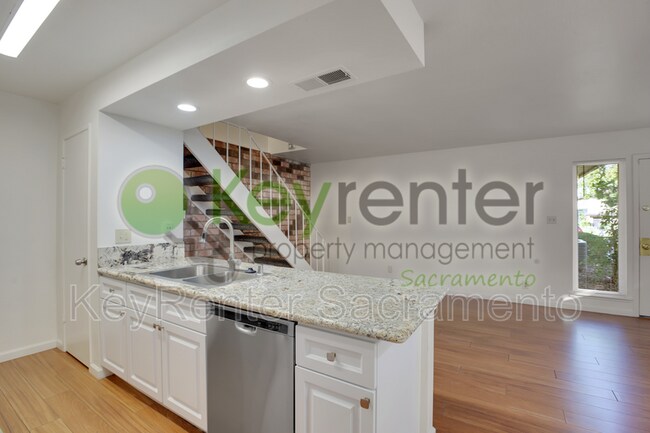 Foto del edificio - 4504 Greenholme Dr