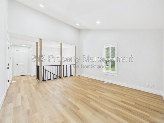 Foto del edificio - 9524 Manning Ave