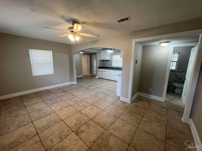 Foto del edificio - 525 Chaseville St