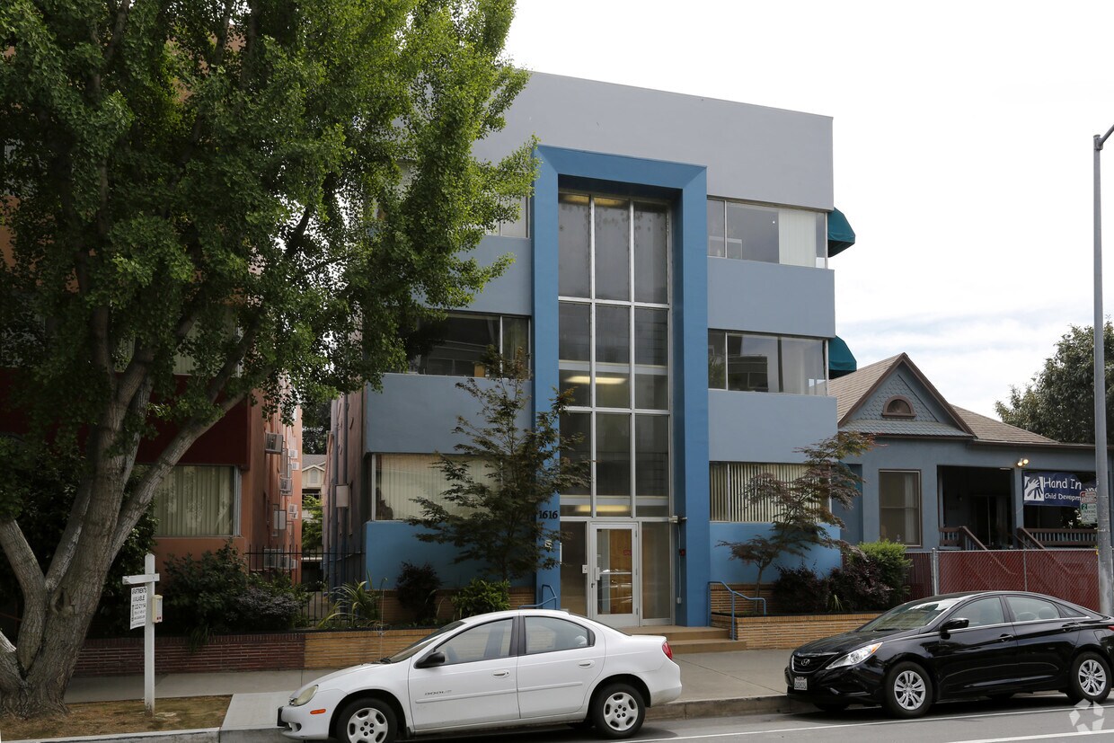 Building Photo - Grantwood Manor