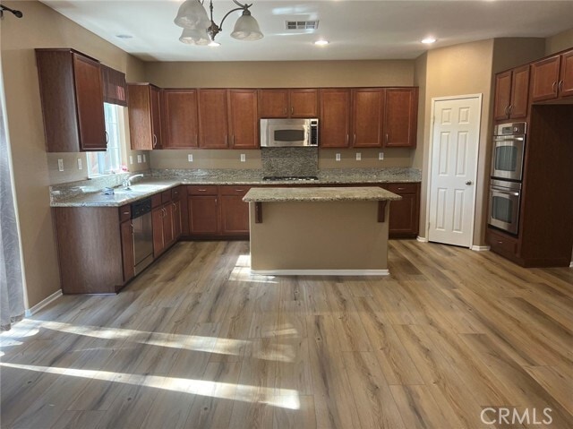 Foto del edificio - 40485 Amesbury Ln