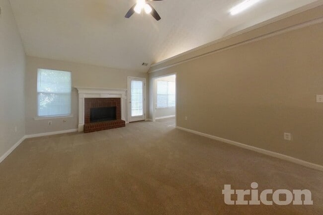 Building Photo - 50 Tufts Cir