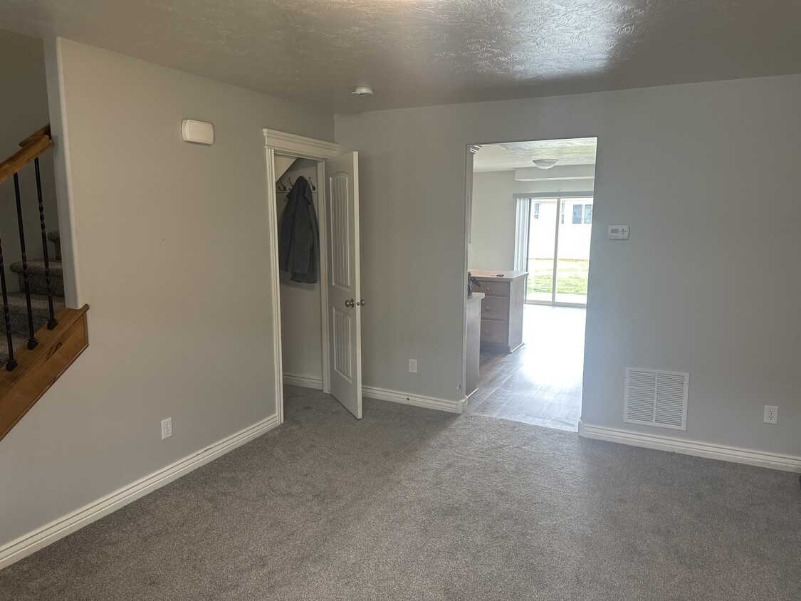 161 Robison Dr, Ammon, ID 83406 Townhome Rentals in Ammon ID