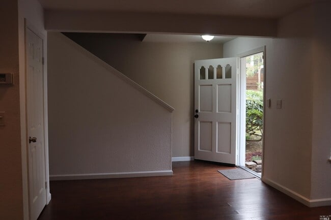 Building Photo - Benicia's Remodeled Townhouse With 3 Bedro...