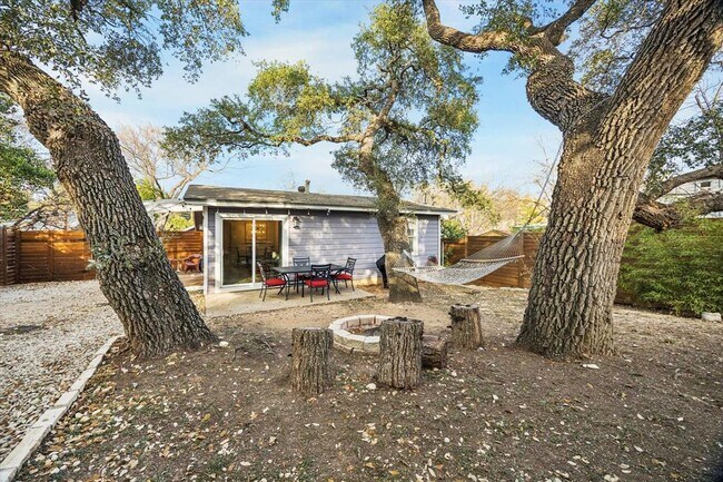 Foto del edificio - 211 Lessin Ln