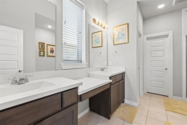 Foto del edificio - 1526 Calcot Ln
