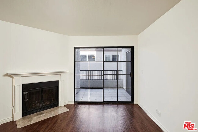 Foto del edificio - 909 Croft Ave