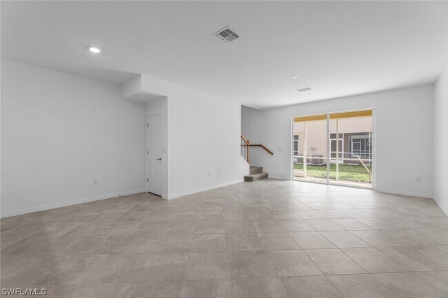 Building Photo - 2867 Blossom Wy