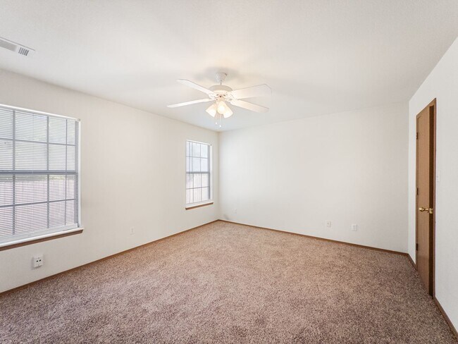 Foto del edificio - 1519-1521 Fianna Place Ct