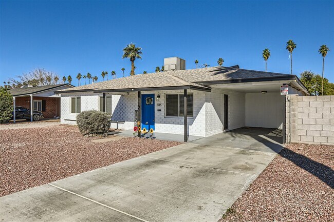 Large driveway and carport - 3146 E Flower St House