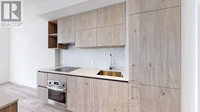 Photo du bâtiment - 1 Yorkville Ave