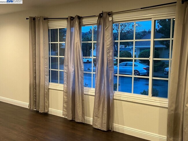 Foto del edificio - 30451 Midlothian Way