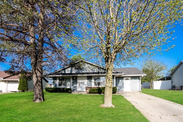 Primary Photo - Wonderful 4 Bedroom Ranch Home