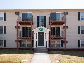 Building Photo - 2102 White Cedar Blvd