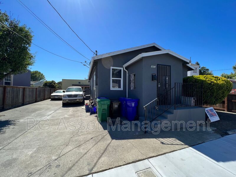 Foto principal - 1853 Fred Jackson Way