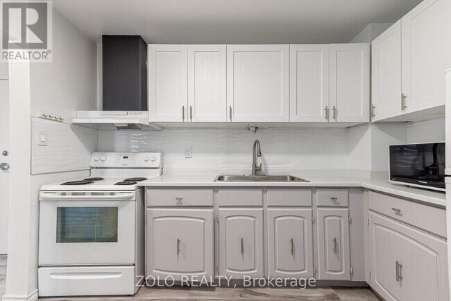 Building Photo - 66-966 Greenview Dr