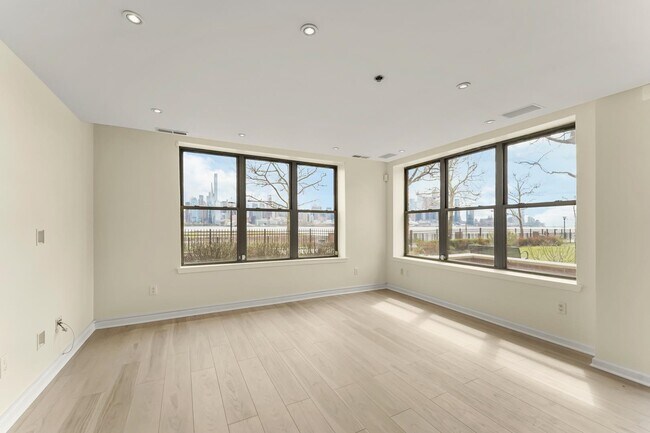 Building Photo - 24 Ave at Port Imperial