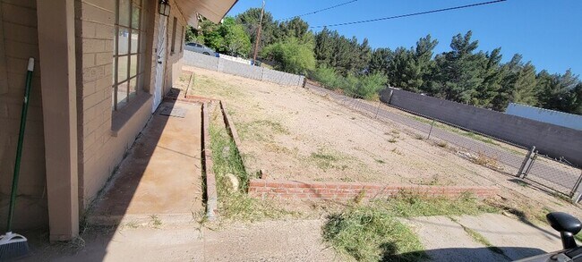 Foto del edificio - 2612 E Alta Vista Rd