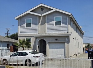 Building Photo - 321 E 103rd St