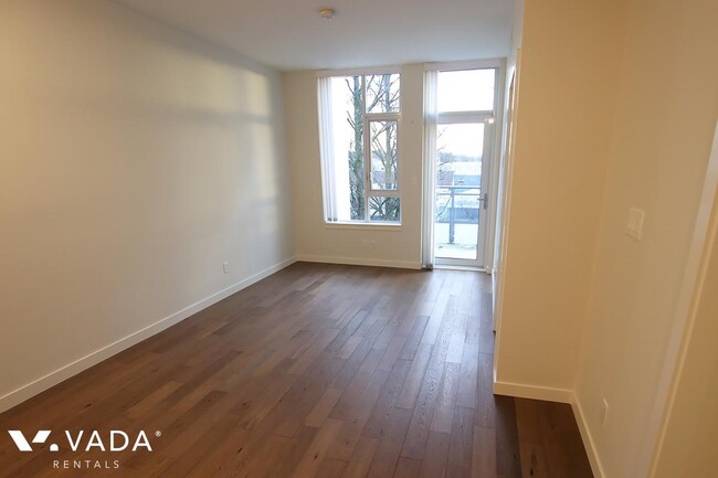 Building Photo - West 10th &amp; Maple Apartment For Rent 7...