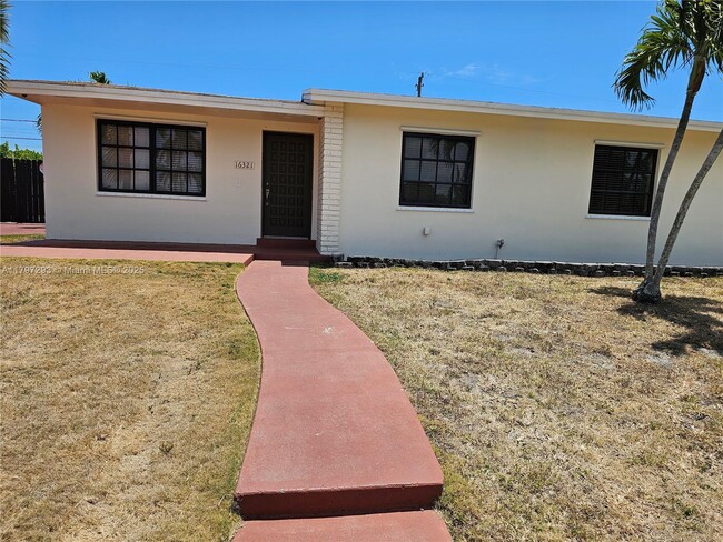 Foto del edificio - 16321 SW 96th Ave