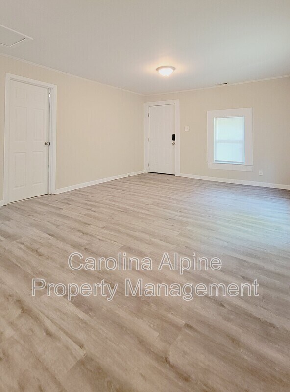 Building Photo - 905 Wilmouth St