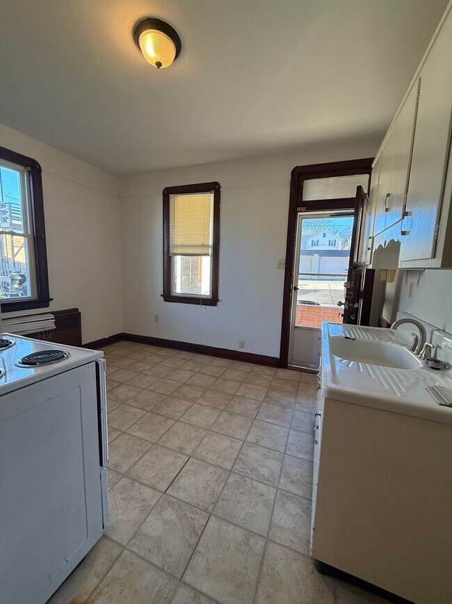 Foto del edificio - 438 Euclid Ave