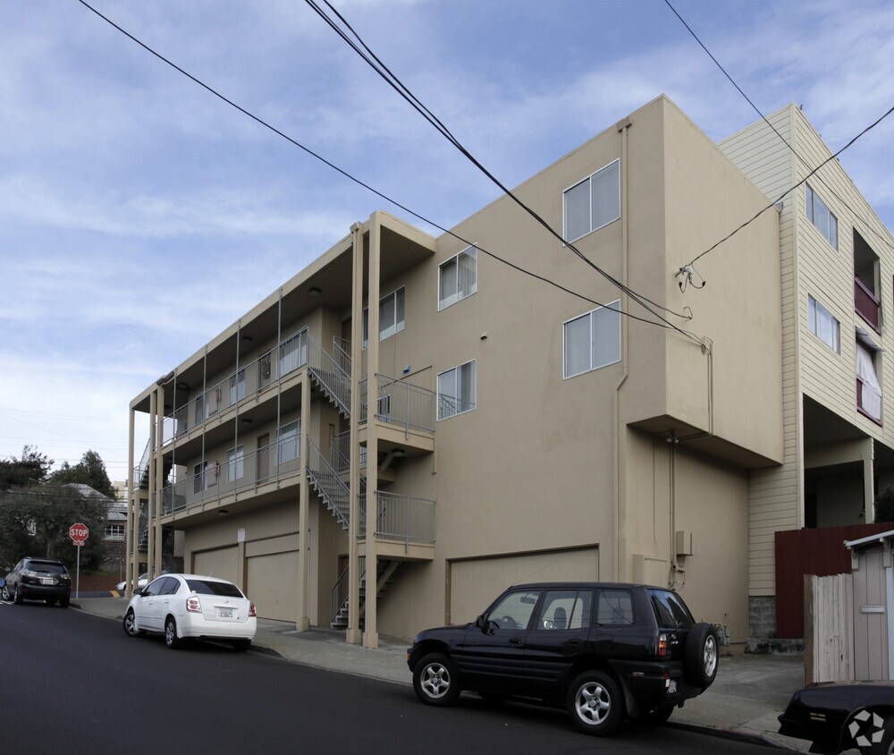 Building Photo - 91 Hillcrest Dr