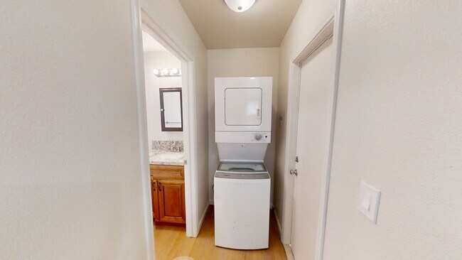 Foto del edificio - N College Ave