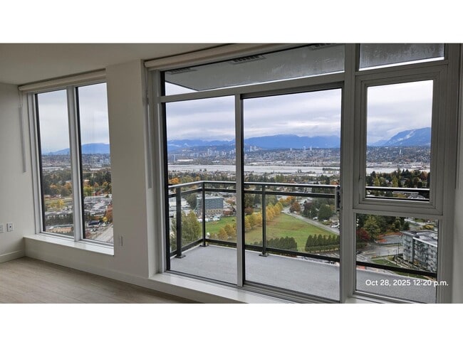 Photo du bâtiment - 13675-1107A 107A Ave